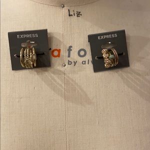 Bundle of express gold rings set.